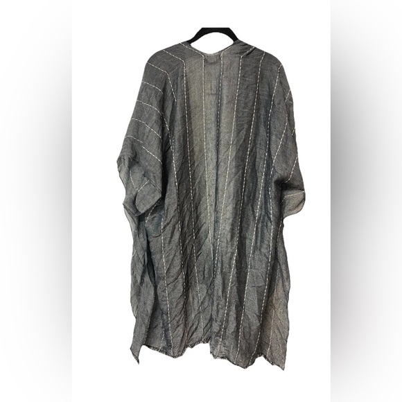 NWT Francesca’s Do Everything in Love Kimono Charcoal grey/black O/S - Picture 4 of 9